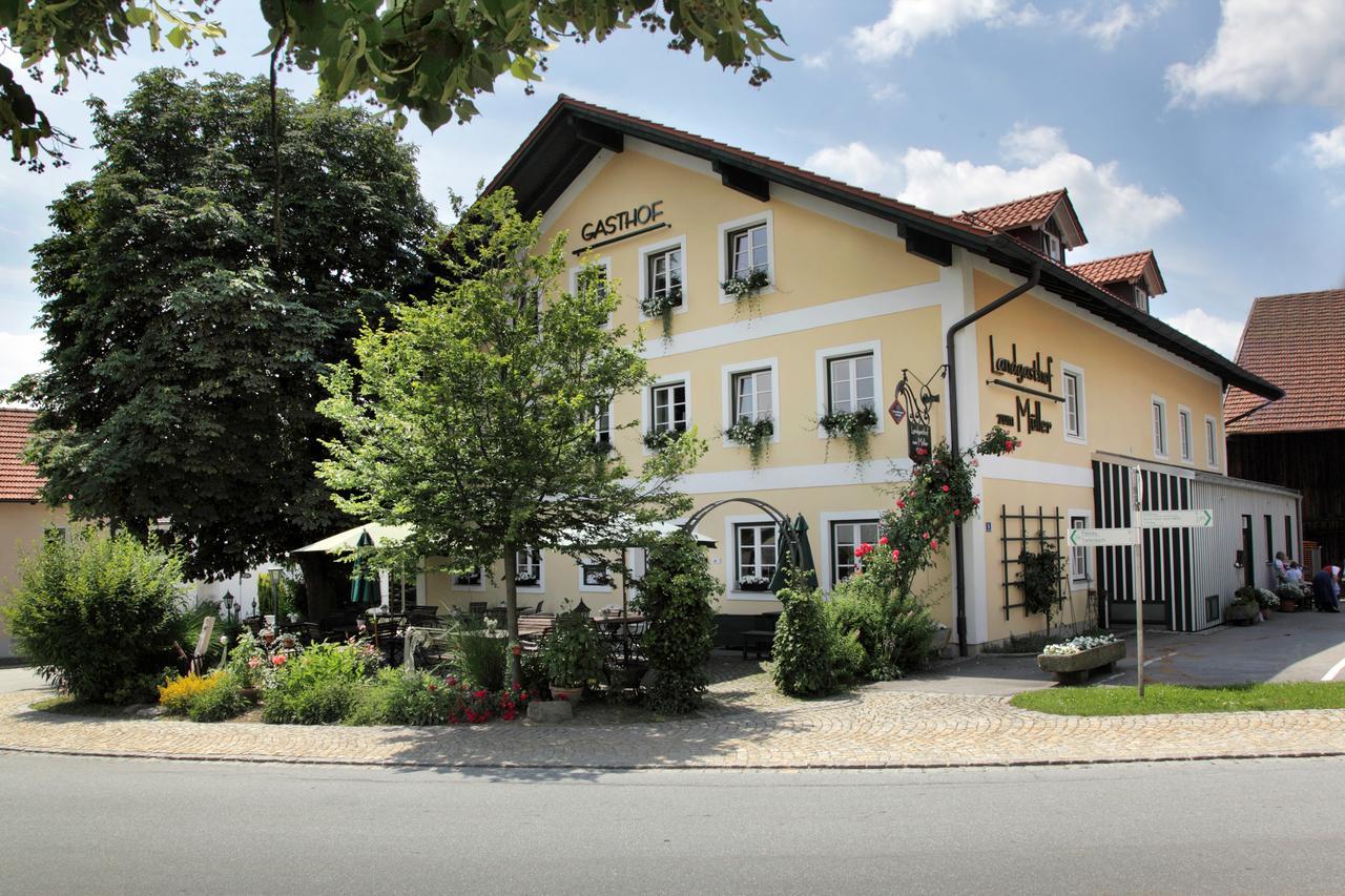 Landgasthof Zum Muller Hotel Ruderting Exterior photo